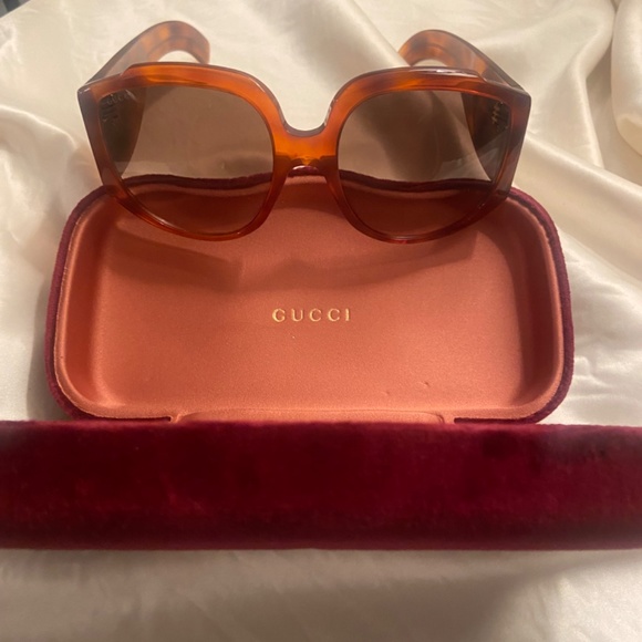 Gucci oversized sunglasses main image 10